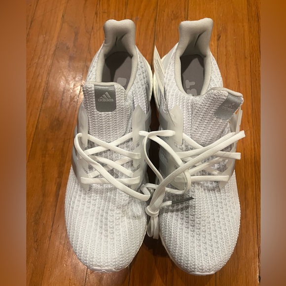Adidas Ultraboost. Triple white. First gen. Size 9.5. NWT. - Picture 4 of 6